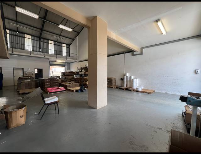 252M² WAREHOUSE TO LET IN HENNOPSPARK